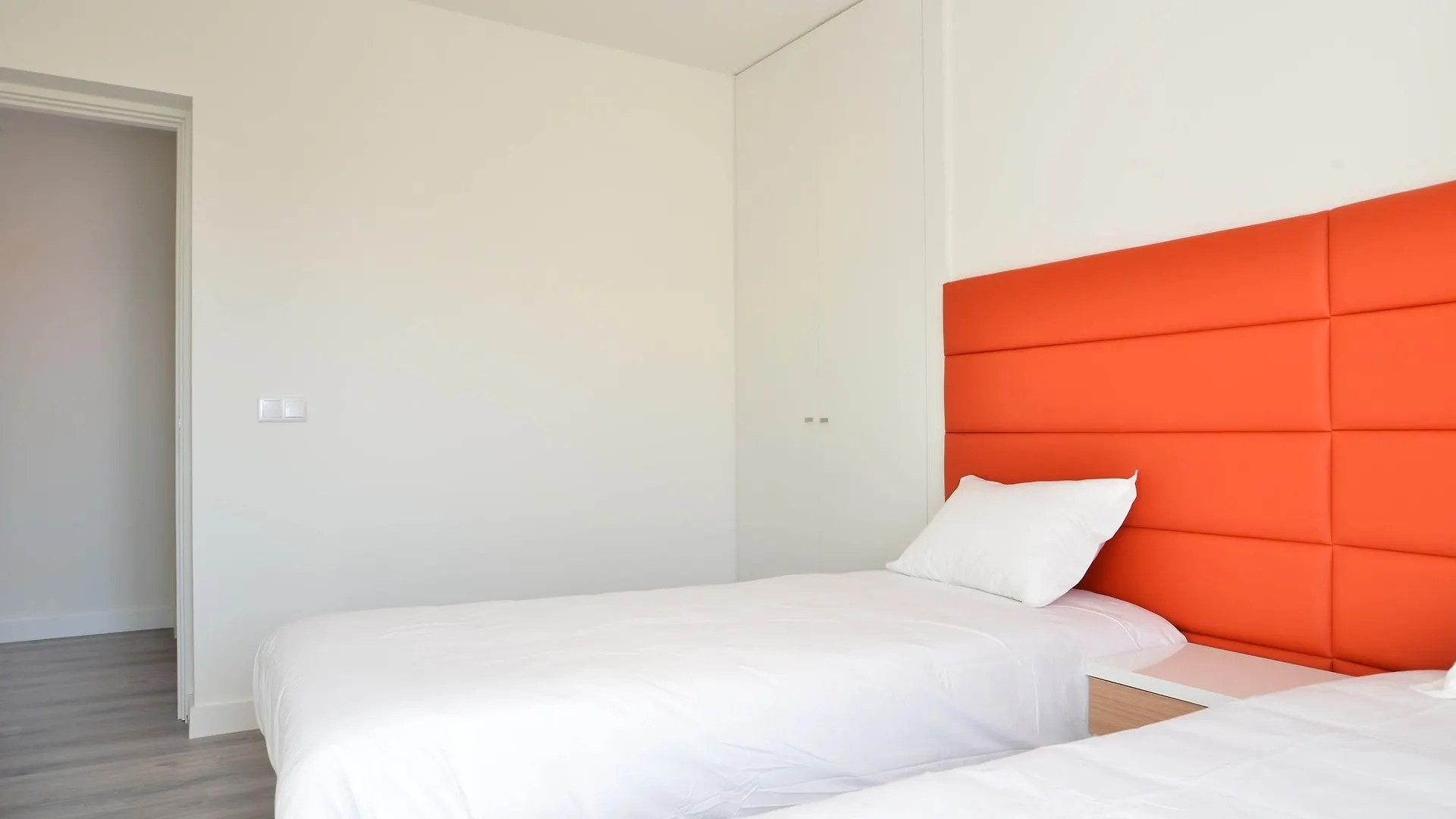 Mobilux Apartments Lisbon 0*,  Portugal