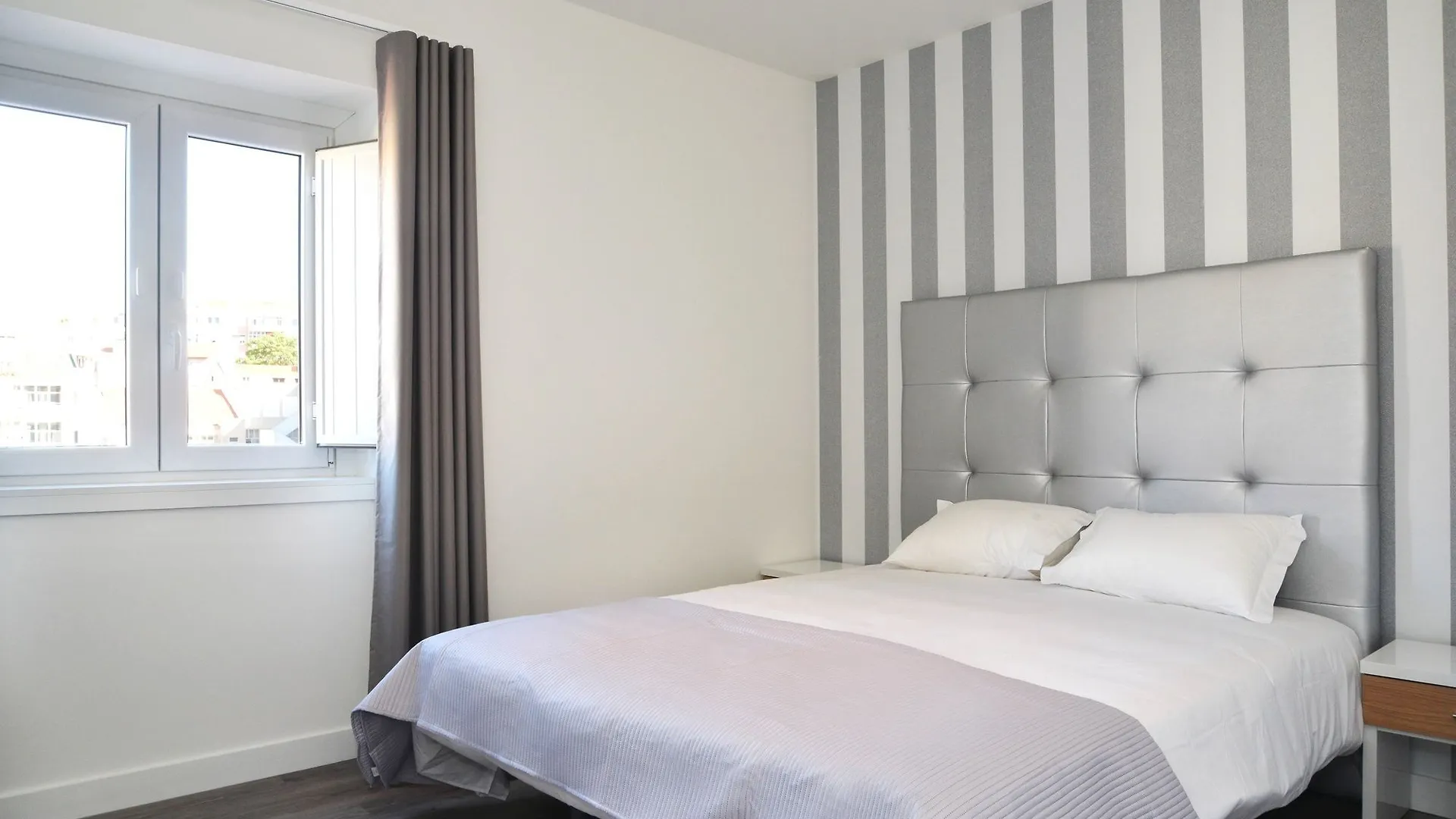 Mobilux Apartments Лиссабон 0*,